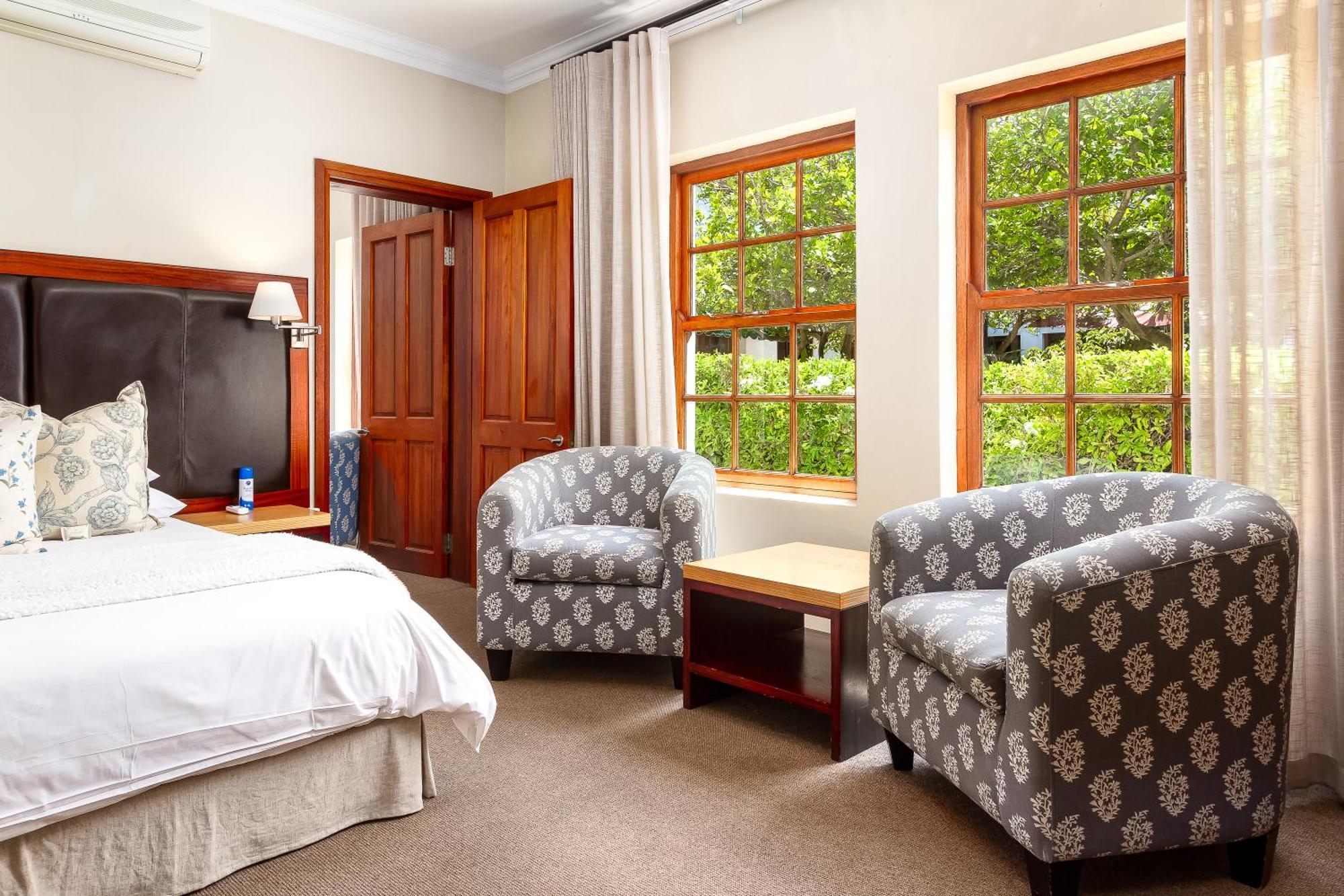 Noordhoek Village Hotel ภายนอก รูปภาพ