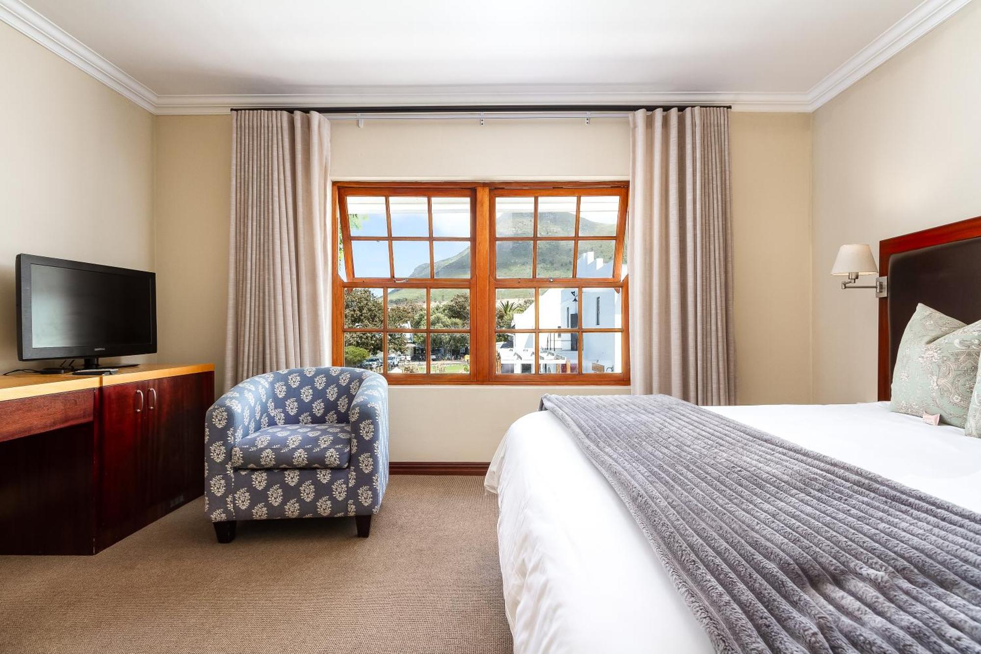 Noordhoek Village Hotel ภายนอก รูปภาพ