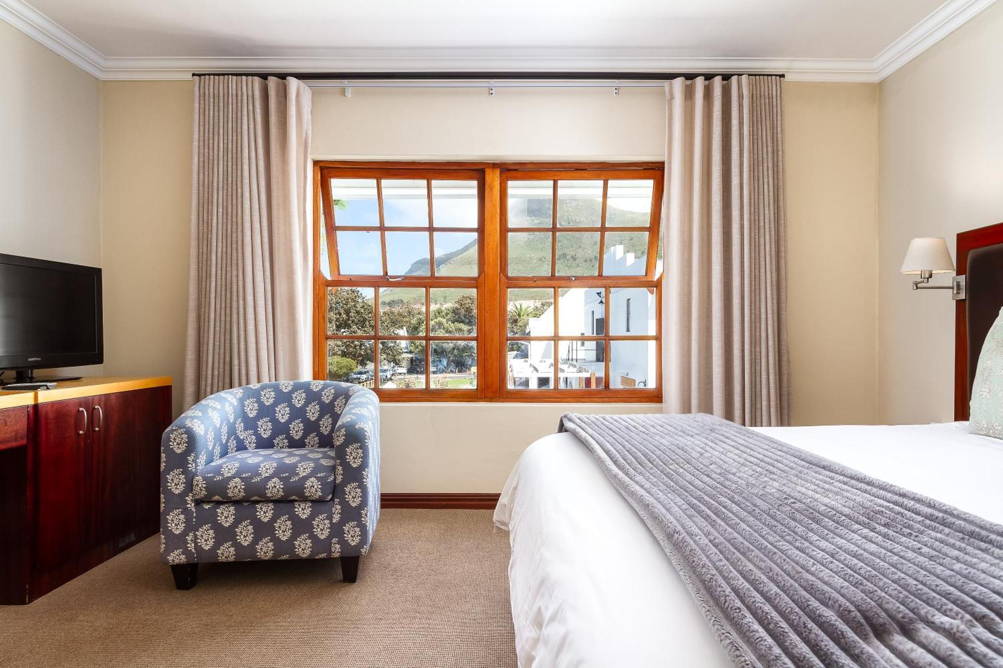 Noordhoek Village Hotel ภายนอก รูปภาพ