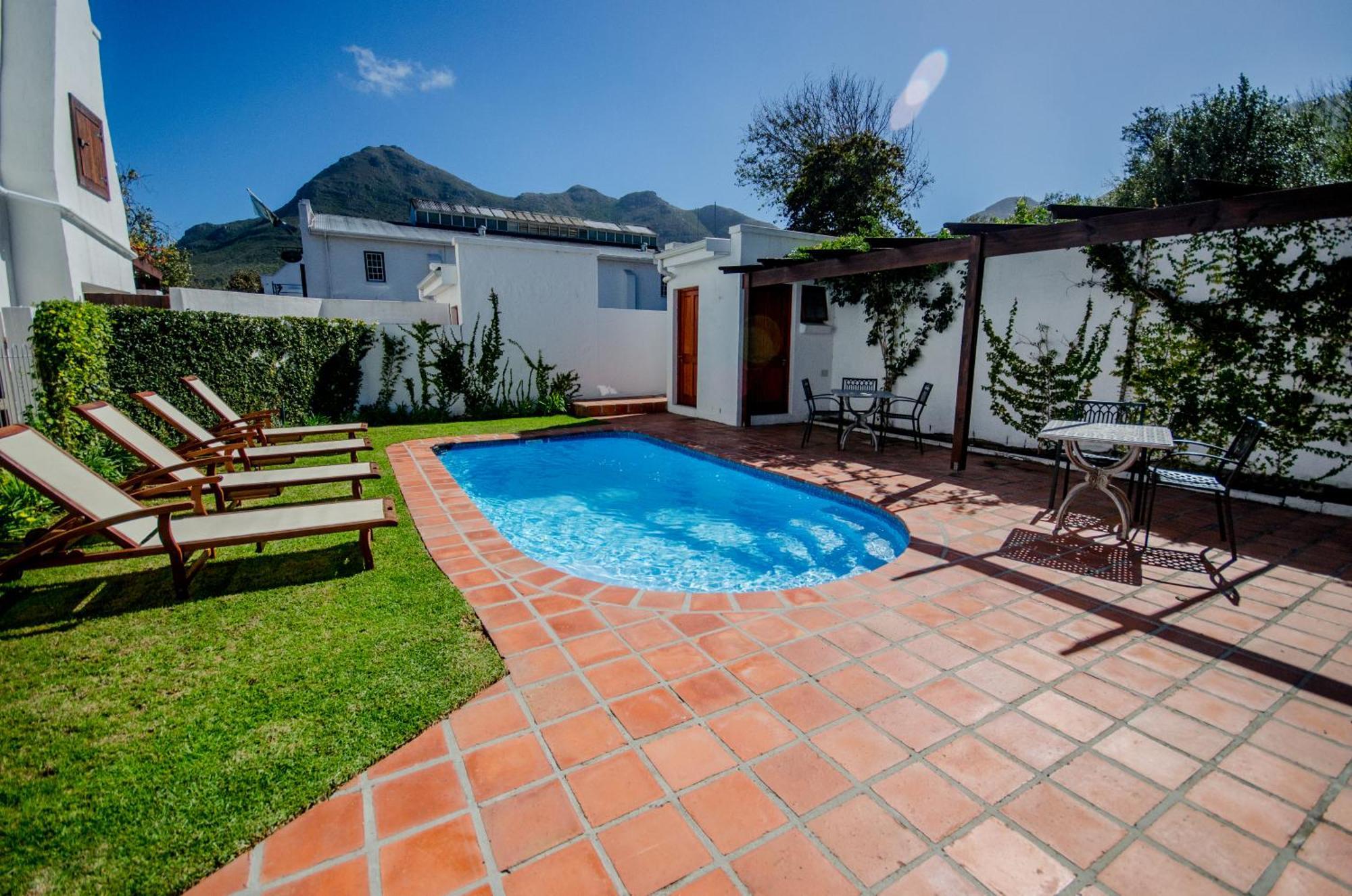 Noordhoek Village Hotel ภายนอก รูปภาพ